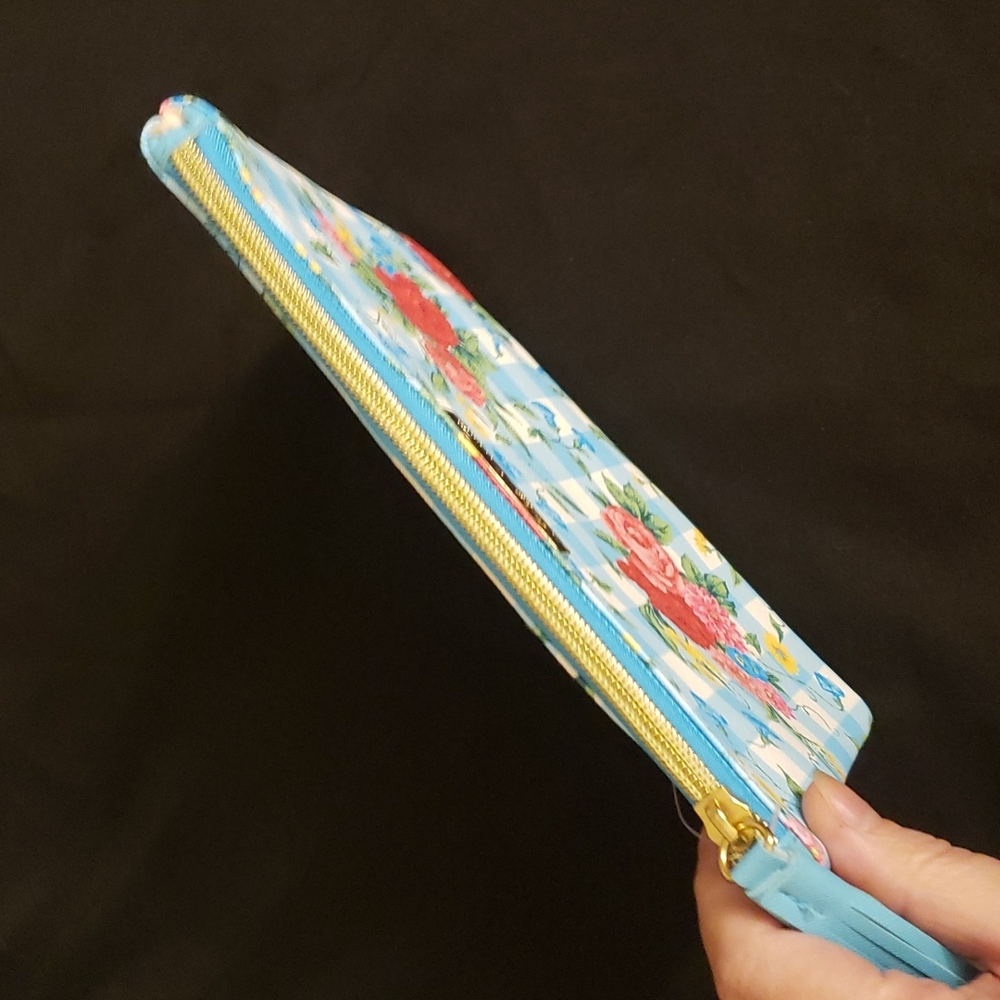 The Pioneer Woman Sweet Rose Cosmetic Bag 8.5" x 7"of - Picture 7 of 10